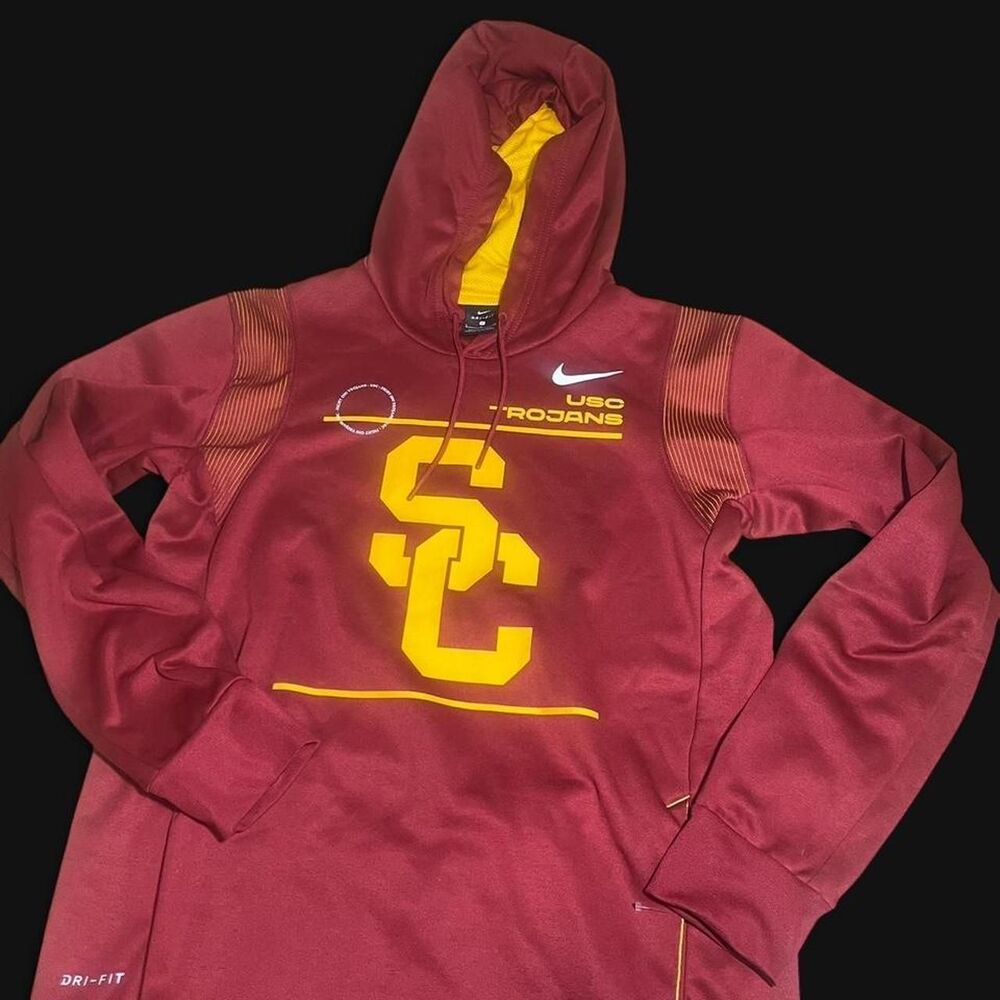 Nike Men's Burgundy and Red Hoodie